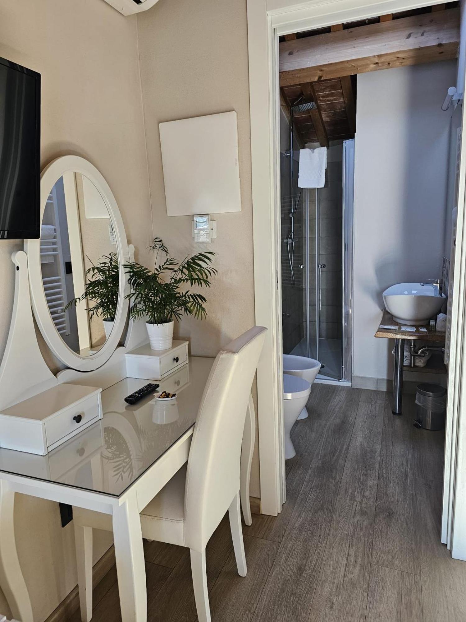 Il Tiglio Jacuzzi&sauna Bed & Breakfast