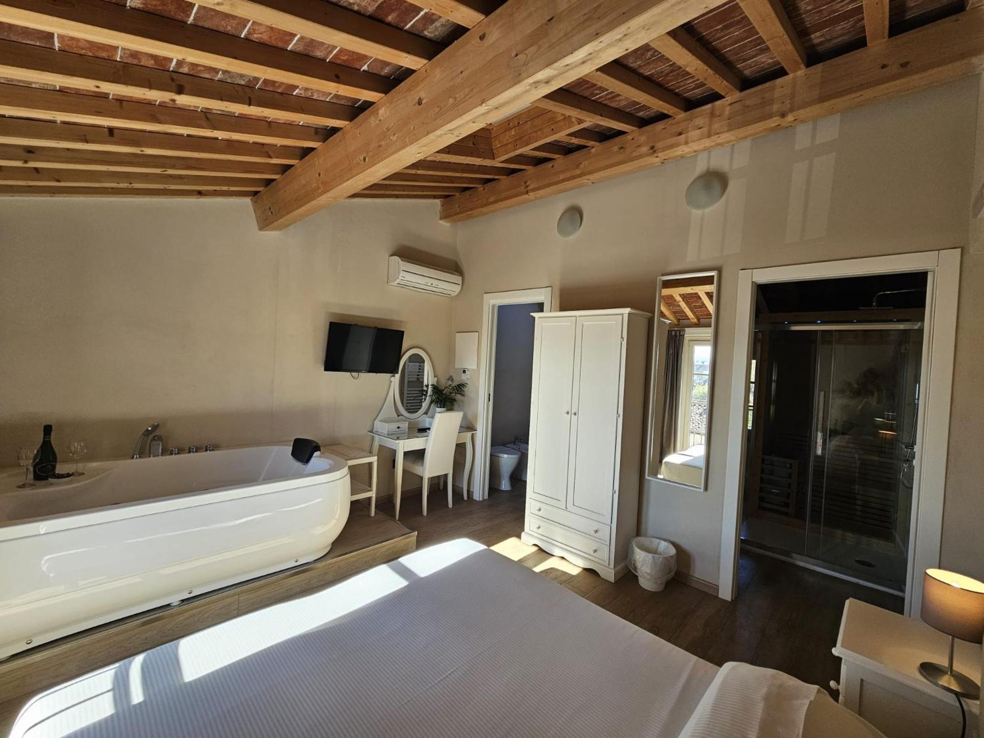 Il Tiglio Jacuzzi&sauna Bed & Breakfast *