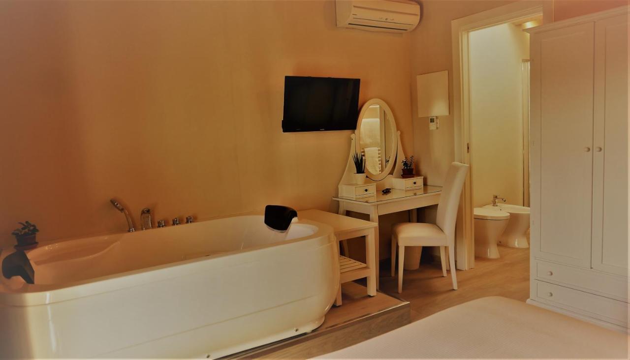 Il Tiglio Jacuzzi&sauna Bed & Breakfast
